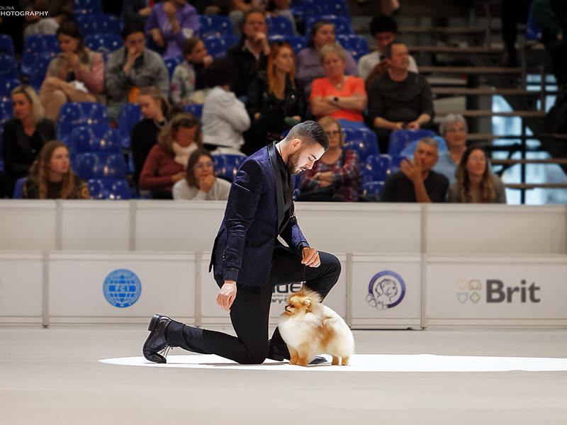 Facetune_15-04-2025-21-40-21