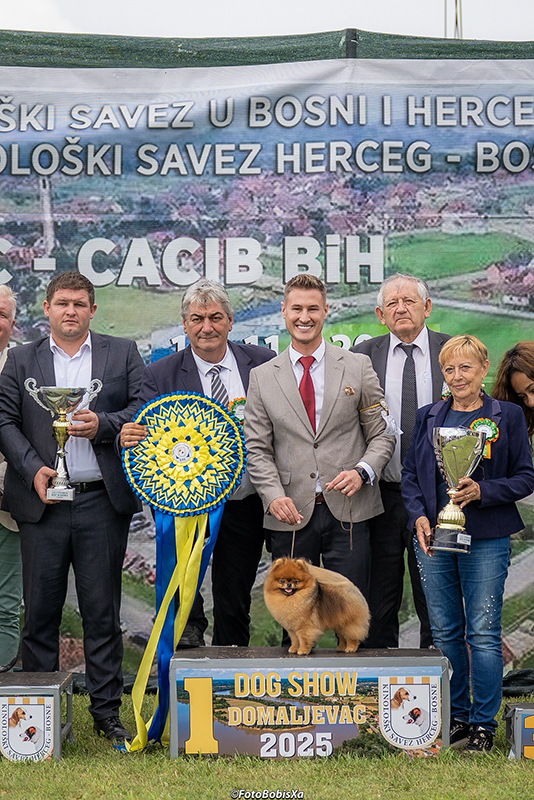 Facetune_17-09-2025-19-05-54